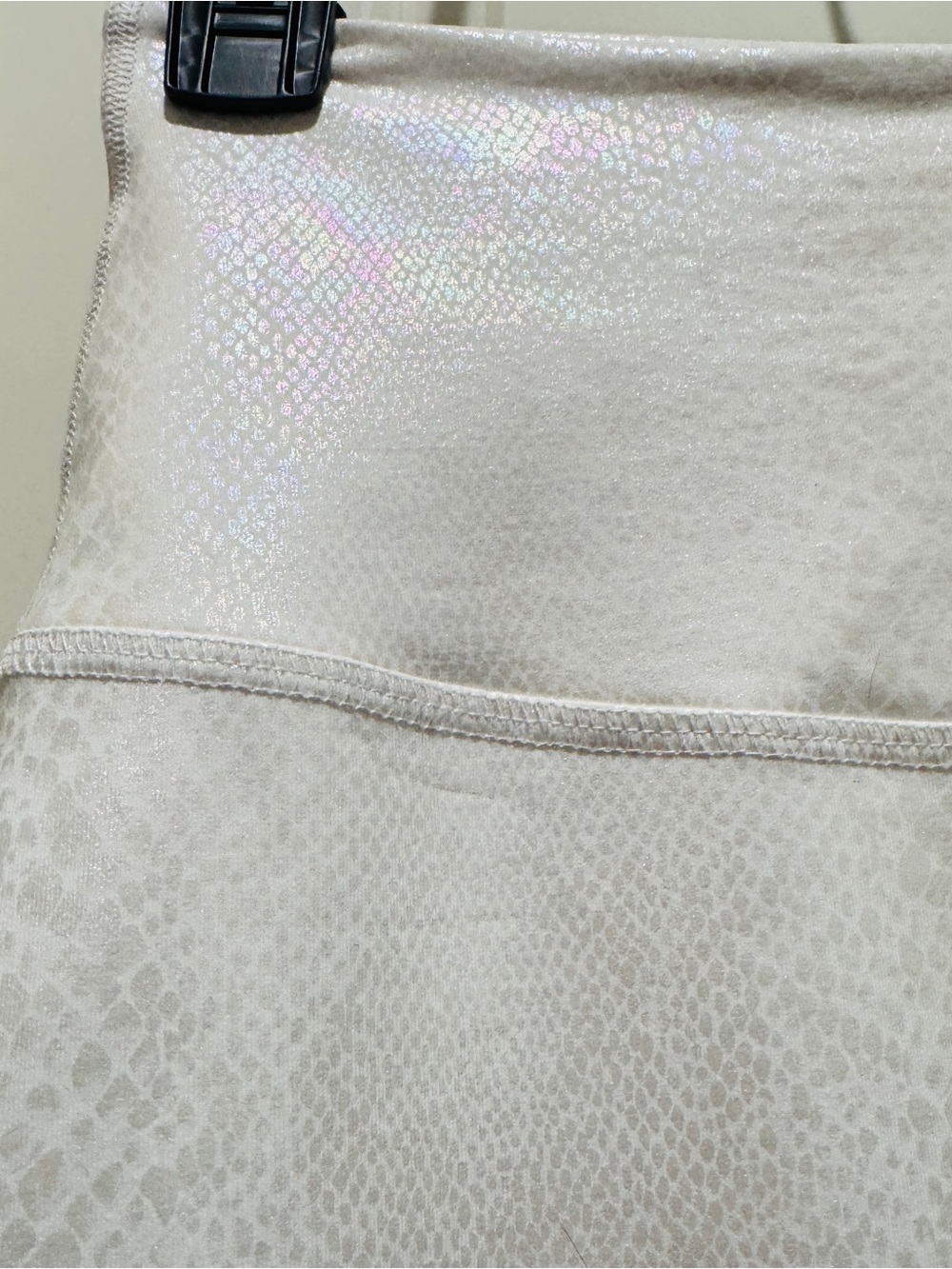 Beyond Yoga Viper White Iridescent Yoga Leggings Size Small - Picture 7 of 12